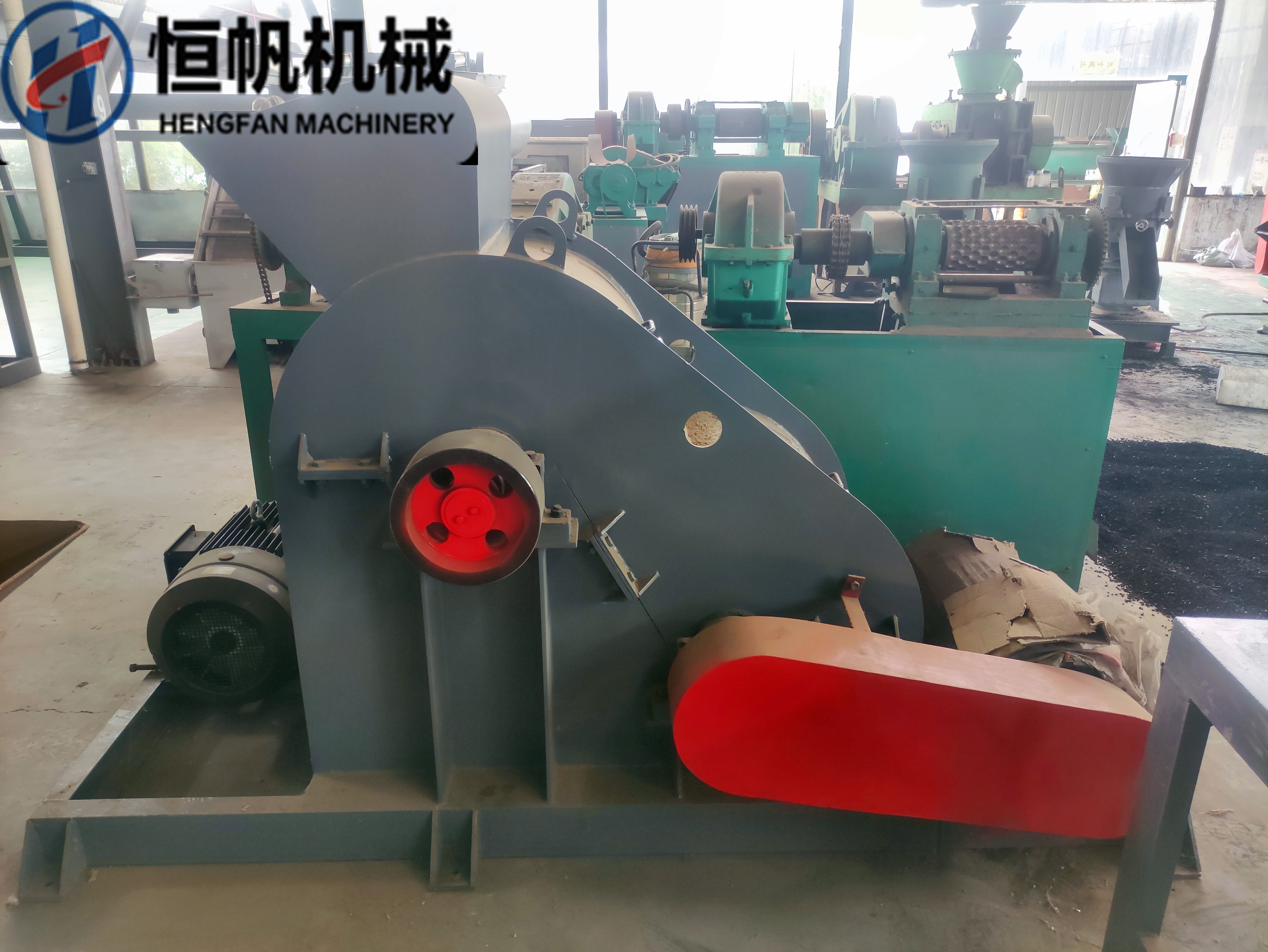 翻堆機與其他類型機如“打翻機”、 “攪拌機”、“螺旋翻攪機”等相比具有顯著特點(圖1)