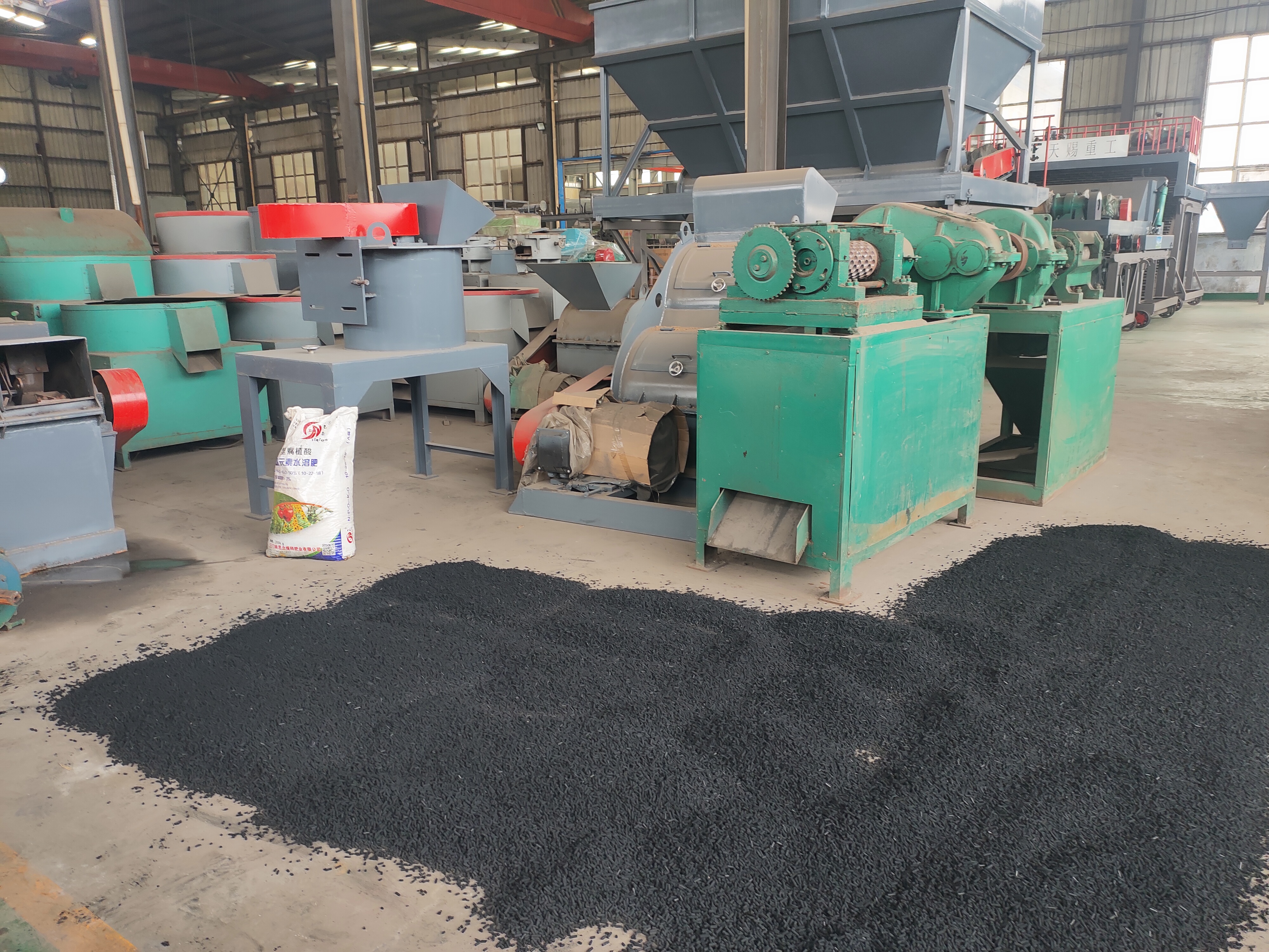 雞糞的發(fā)酵效率怎么提高呢？(圖1)